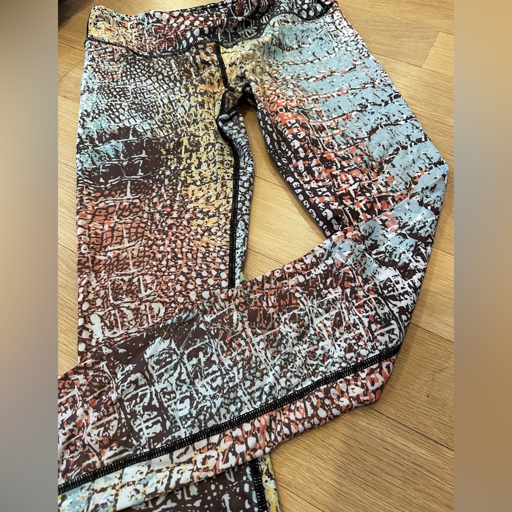 VIMIA Size M Leggings